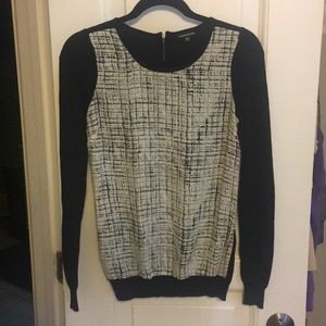 **SOLD** Cute knit crew neck sweater